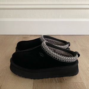 UGG TAZZ BLACK SUEDE PLATFORM SLIPPERS WOMENS US 8 NEW